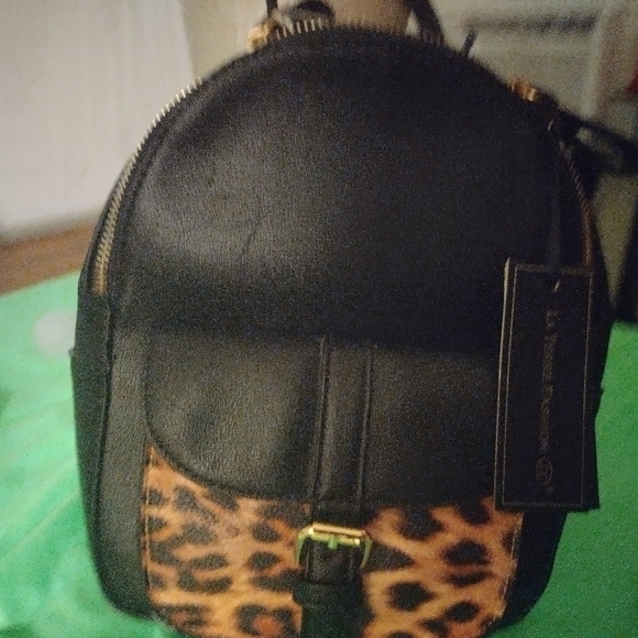 Marvel brand new miniature backpacks comes with wallet and keychain - Picture 14 of 15